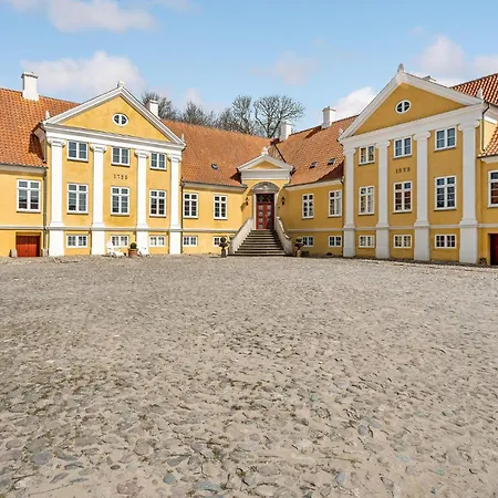 2 Bedroom Stunning In Apartamento *
